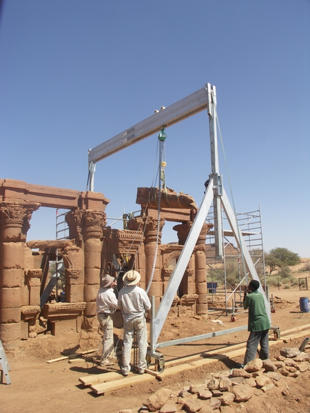 Restauration work at the chapel of Hathor.