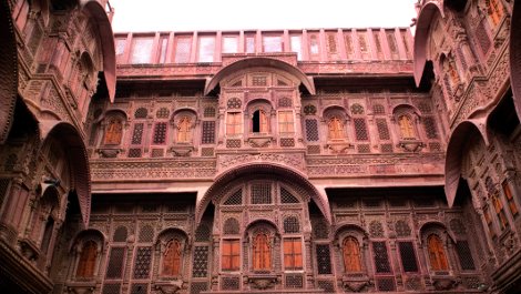 View of the central courtyard of the Queens’ Palace.