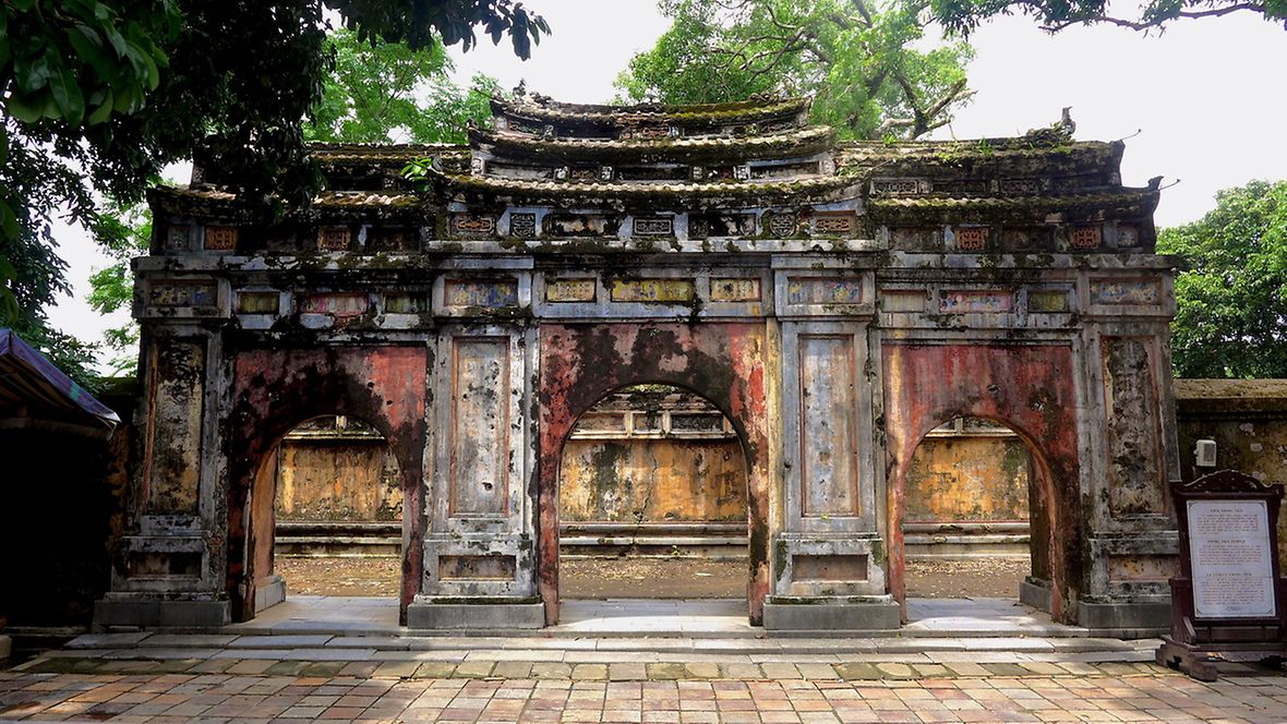 Temple Restauration Vietnam